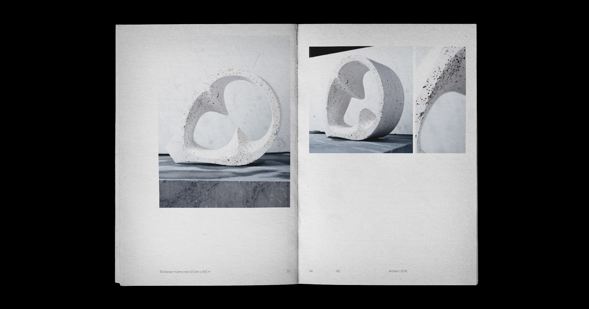 Una doppia pagina del portfolio di Gabriele Schiavo, con due fotografie di sculture in pietra